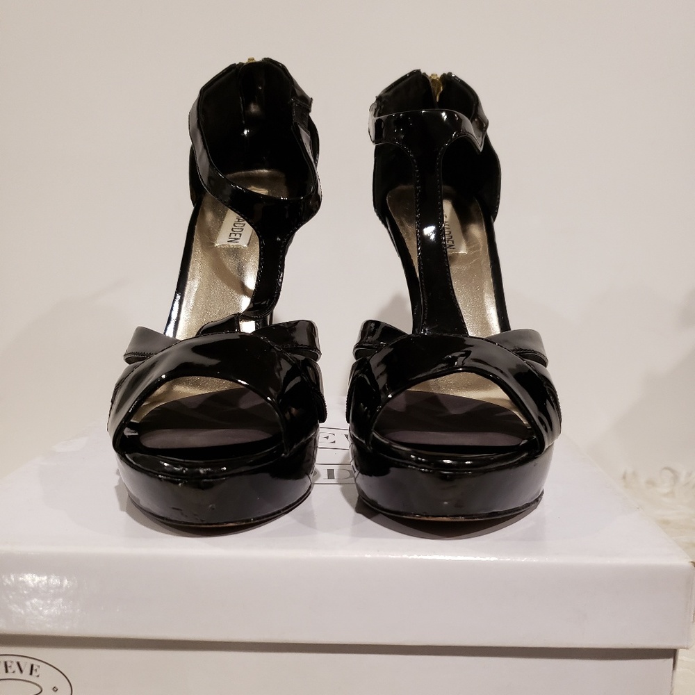 Steve madden patent leather pumps